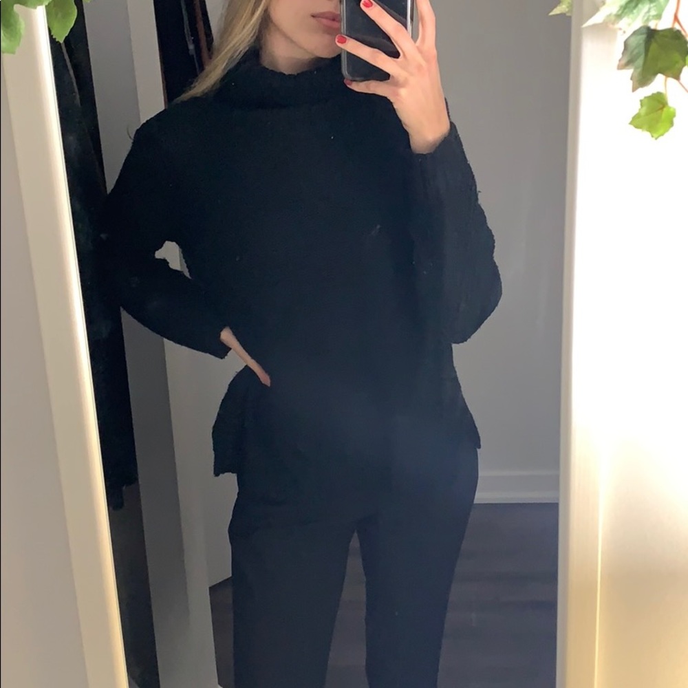 H&M black turtle neck sweater